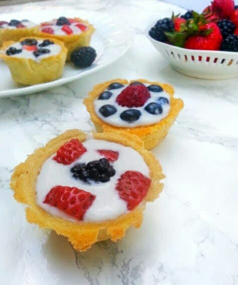 These AIP Vegan mini fruit tarts are Gluten-free Grain-free and are perfect desserts for 4th of July or any allergy friendly party.There are AIP compliant, autoimmune protocol friendly, grain free, dairy free, egg free, soy free, corn free, peanut free. They are Paleo, Vegan, Whole30 friendly. #aip #aipdessert #top8free #autoimmuneprotocol #glutenfreefruit tarts #fruittarts #allergyfriendly #glutenfreedessert #glutenfreevegan #dairyfree #dairyfreedessert #vegandessert #eggfree #dairyfreeeggfree #whole30dessert #paleodessertidea #4thofjuly #4thofjulydessert #healthydessert #summerdessert 