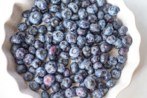 Pie plate with blueberries