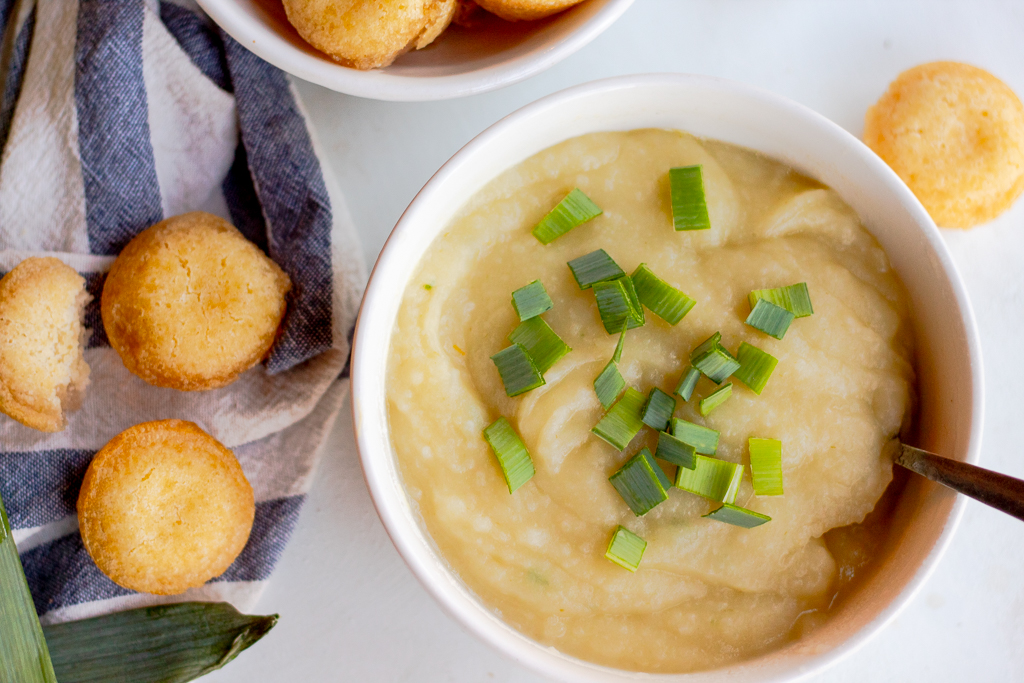 Delicious Potato and Leek Soup (Vegan, Healthy, Easy)
